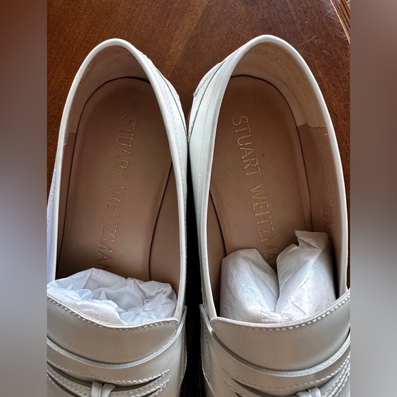 Taylor Swift lover/ Stuart Weitzman 'Manila Loafer in White - Picture 4 of 11